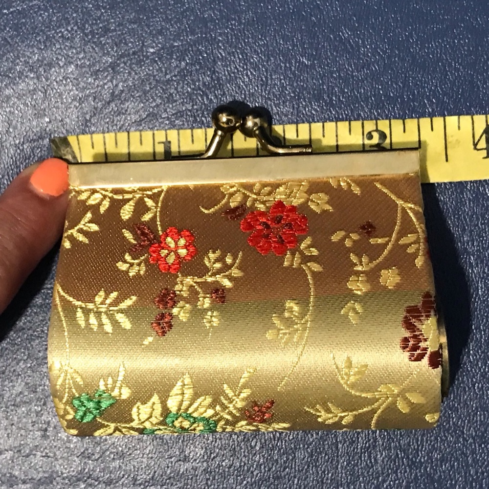 Silk floral kisslock coin purse - Picture 11 of 16